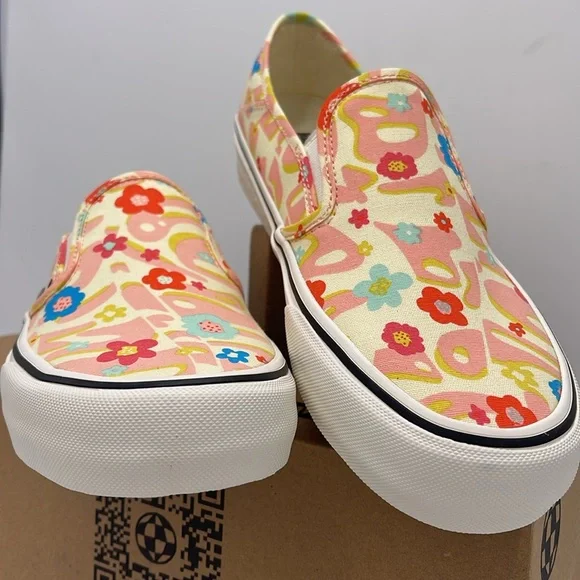 Vans WMNS Floral Slip-On Sneakers - Multicolor Slip-On Vr3 Sf
Groovy Floral Mars - Picture 5 of 16